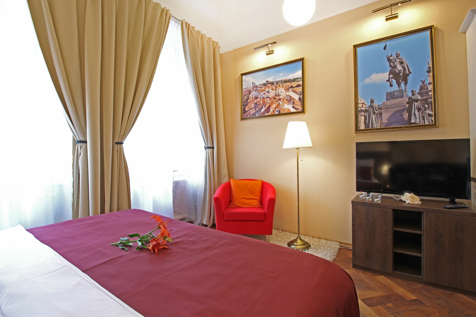 Milada Aparthotel 4*