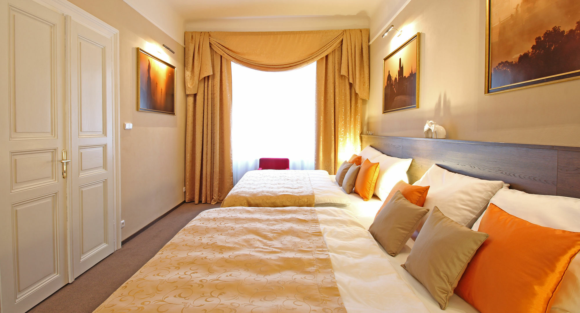 Milada Aparthotel 4*